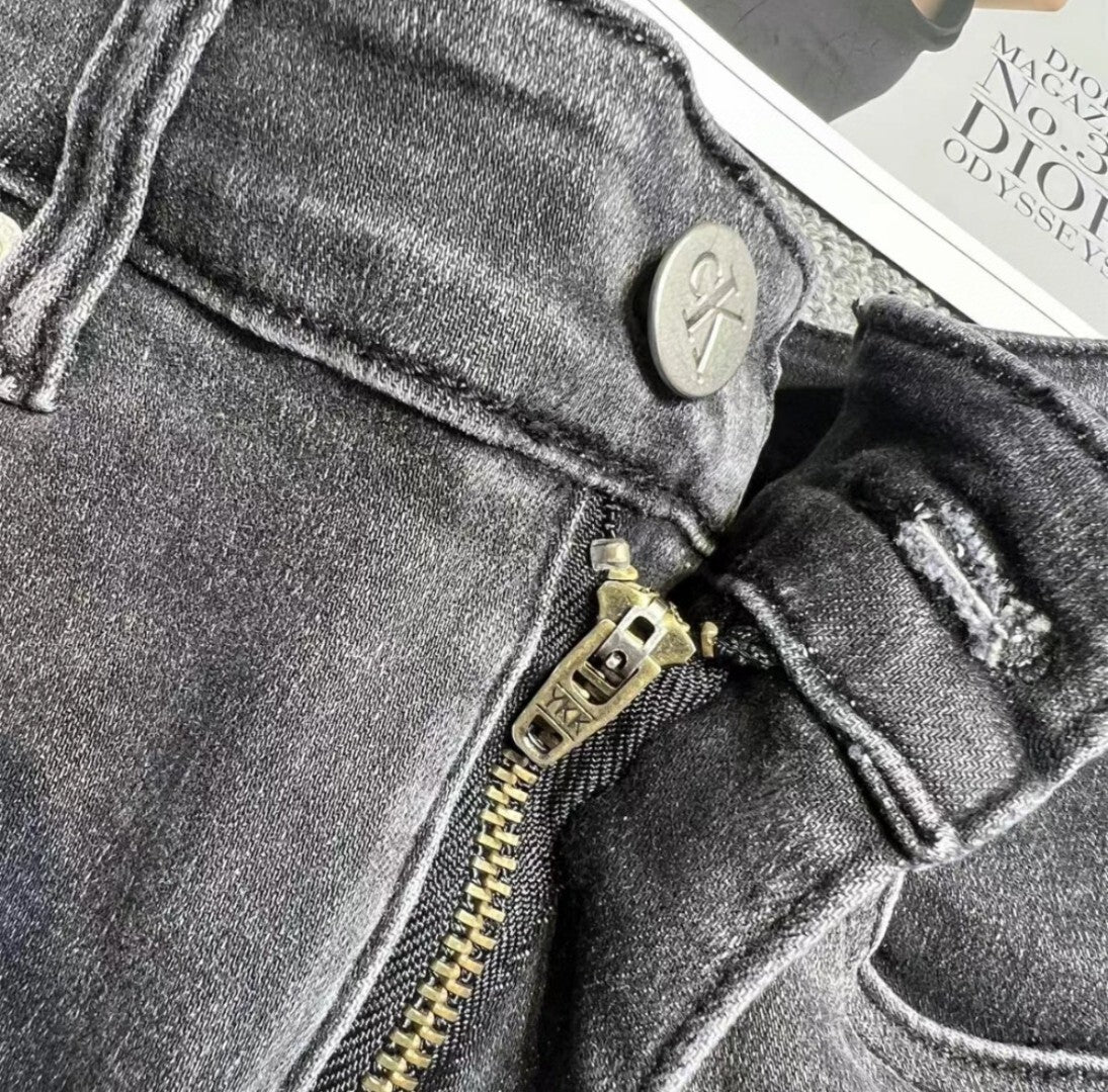CALVIN KLEIN JEANS BLACK SHORTS
