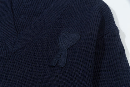AMI LONG SLEEVE V-NECK SWEATER